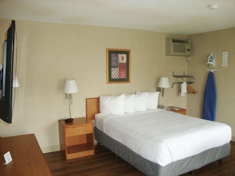 Vagabond Inn Oxnard Phòng bức ảnh