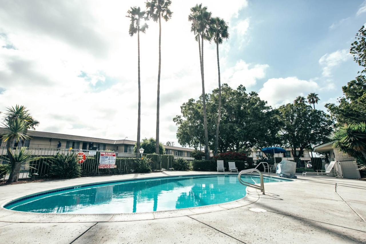 Vagabond Inn Oxnard Ngoại thất bức ảnh